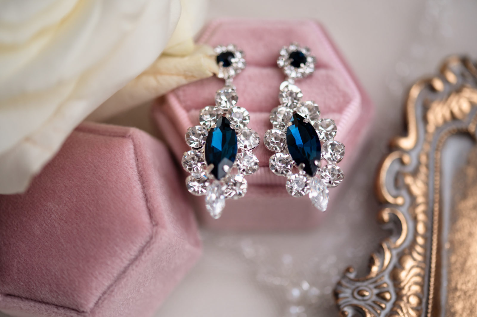 Bride's wedding earrings