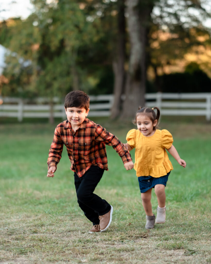 Children playing and running during Richmond fall minis