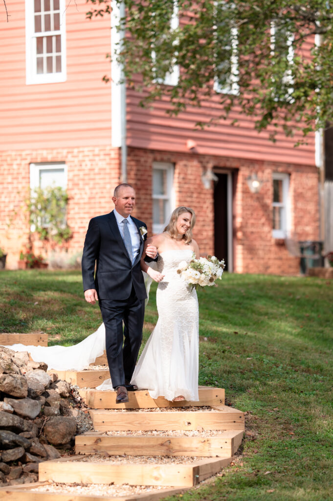 charlottesville-backyard-wedding-outdoor-ceremony-under-trees