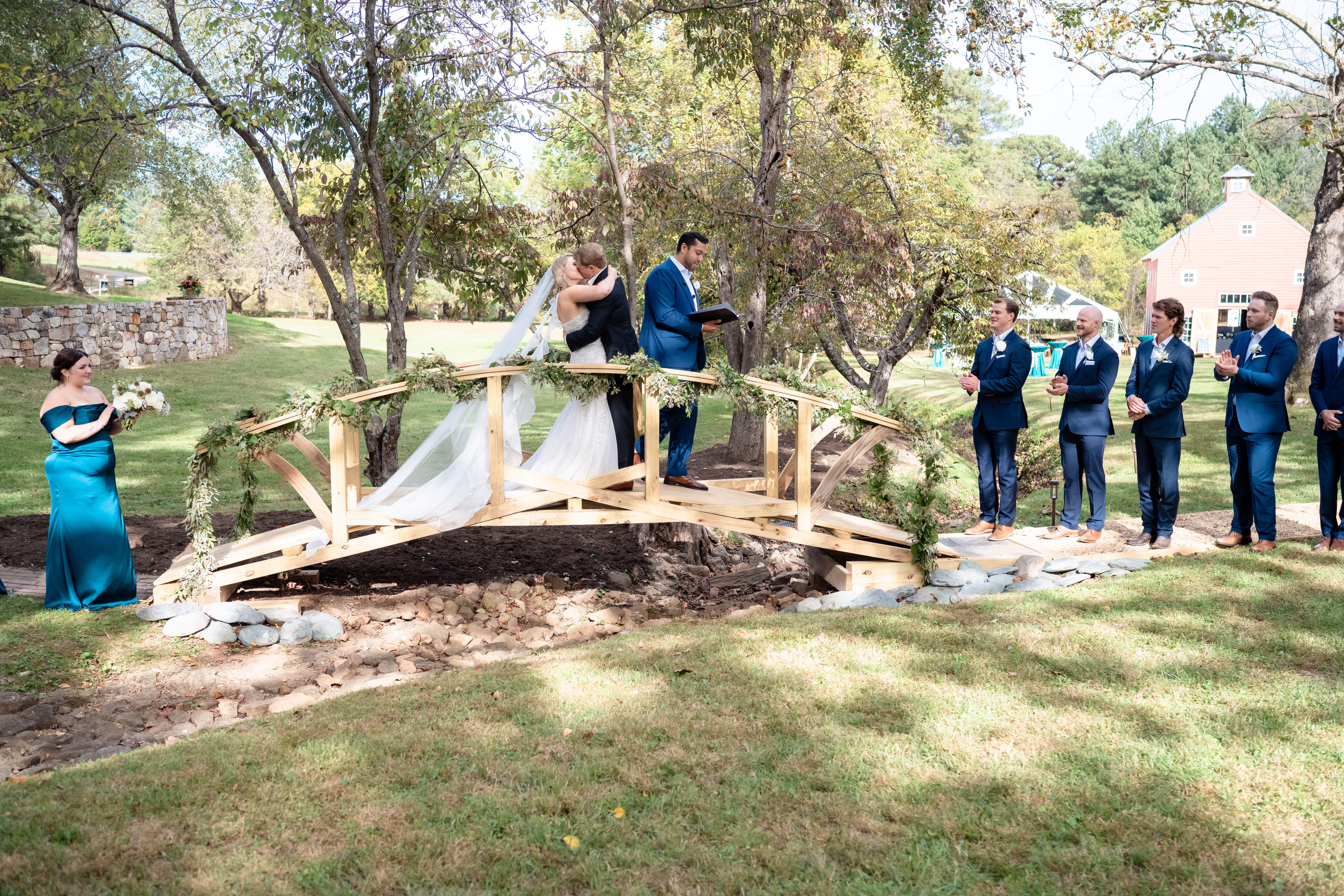 charlottesville-backyard-wedding-wide-ceremony-view