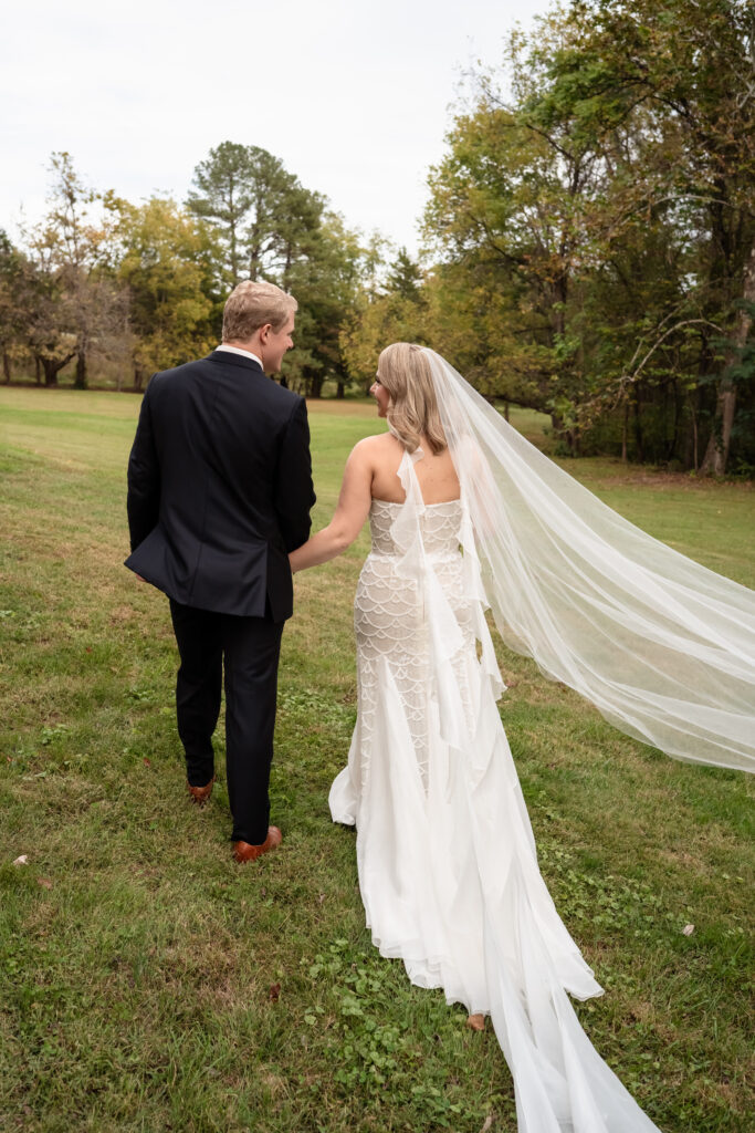 charlottesville-backyard-wedding-romantic-portrait-in-field