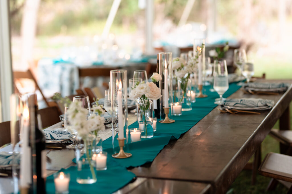 charlottesville-backyard-wedding-teal-table-runner-reception