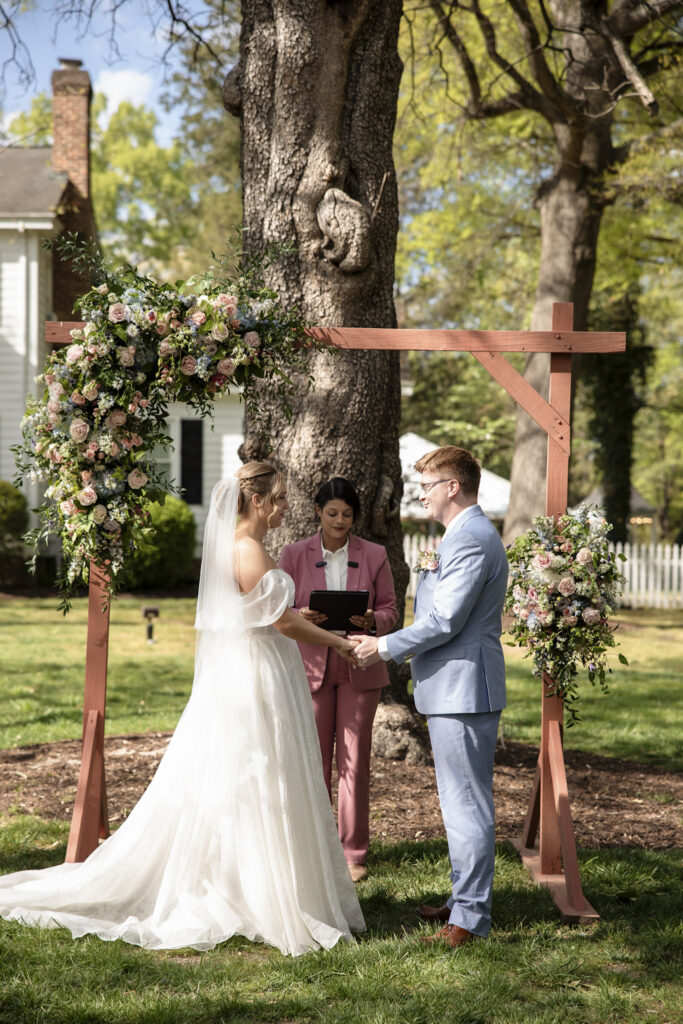 outdoor spring wedding ceremony at Virginia Cliffe Inn Richmond